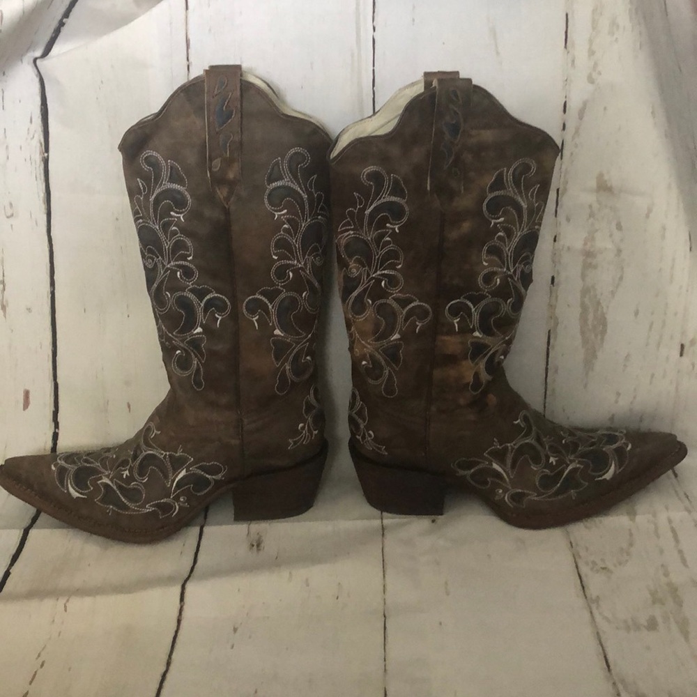 Brown leather cowboy boots white deep blue stitch